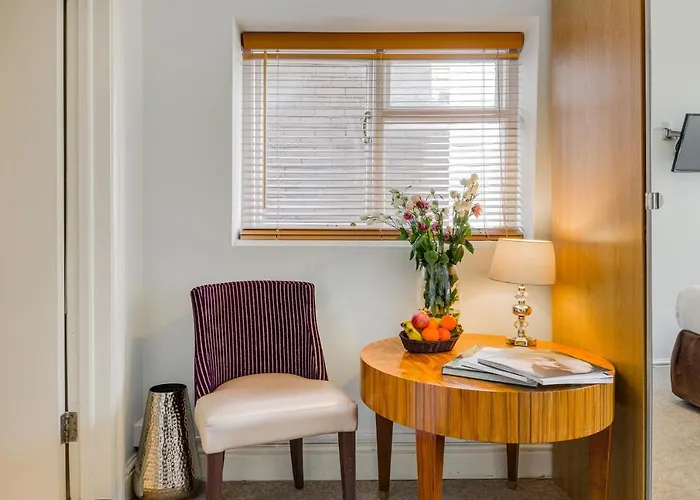 1 Lexham Gardens Hotel