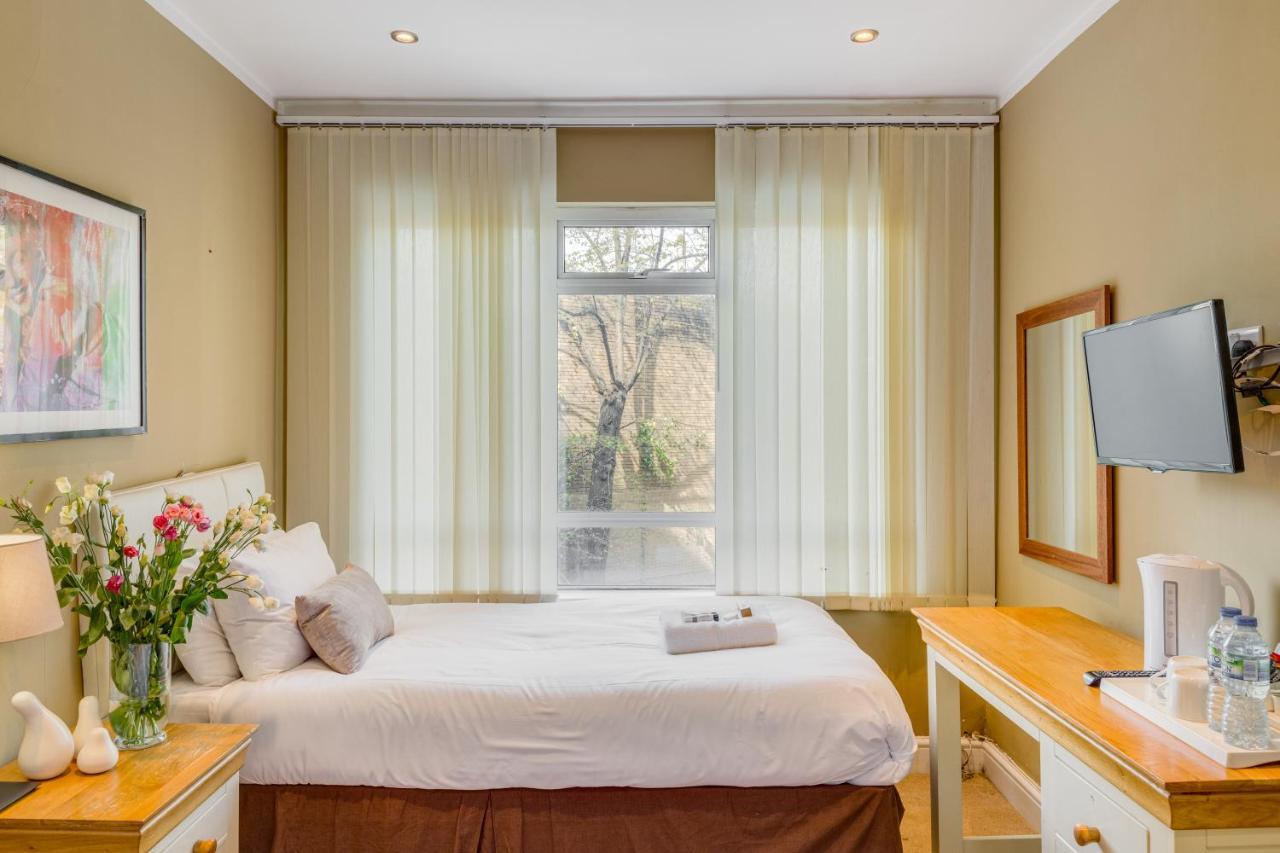 1 Lexham Gardens 3*
